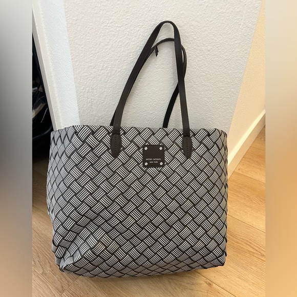 henri bendel Handbags - Henri Bendel Woven Beach Bag